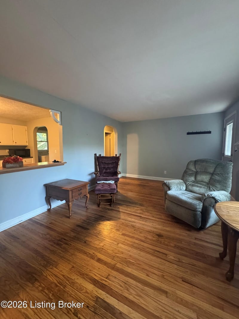 3210 New Lynnview Dr, Louisville, KY 40216