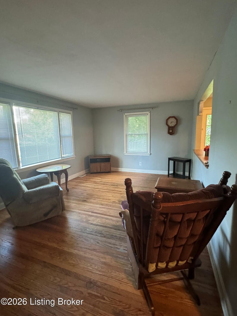 3210 New Lynnview Dr, Louisville, KY 40216