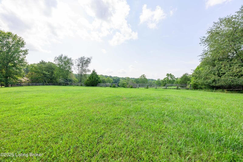 3212 Old Sligo Rd, La Grange, KY 40031
