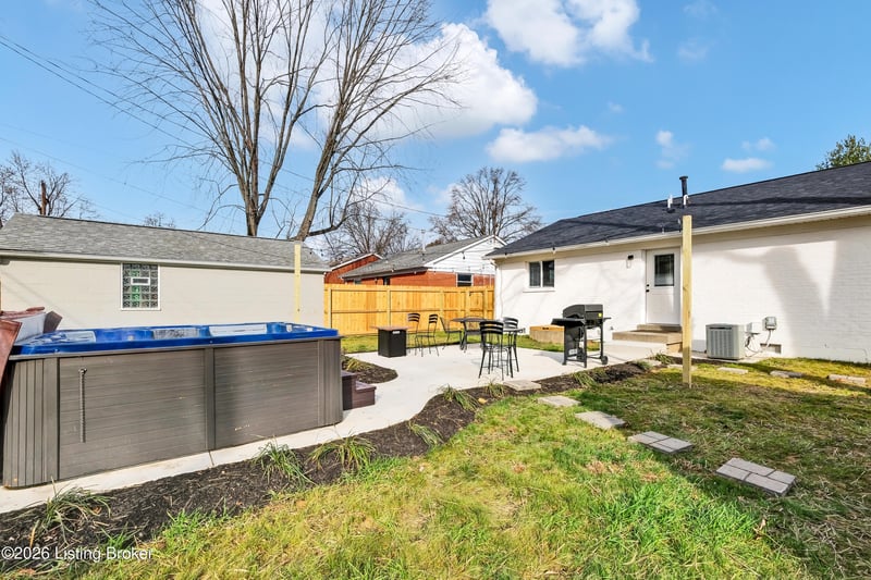 3216 Wellingmoor Ave, Louisville, KY 40218