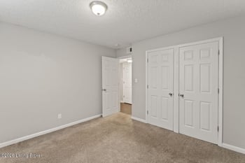3217 Fordhaven Rd, Louisville, KY 40214