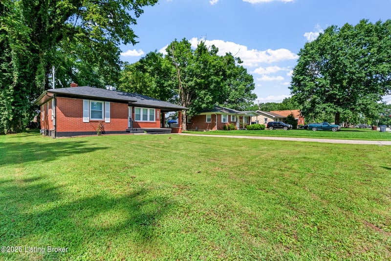 3218 Bridwell Dr, Louisville, KY 40216