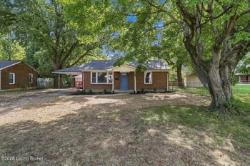 3222 Donald Dr, Louisville, KY 40216