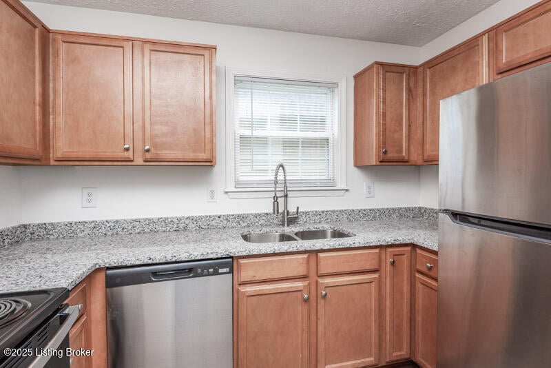 3223 Herman St, Louisville, KY 40212