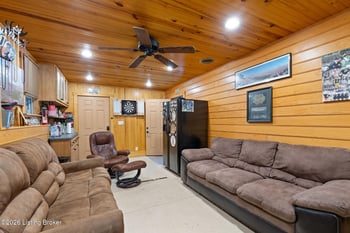 3250 N Shamrock Ln, Birdseye, IN 47513