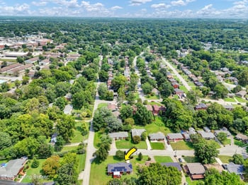 3300 Startan Ct, Louisville, KY 40220