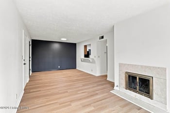 3306 Colonial Manor Cir #6B, Louisville, KY 40218