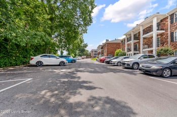 3307 Colonial Manor Cir #6B, Louisville, KY 40218