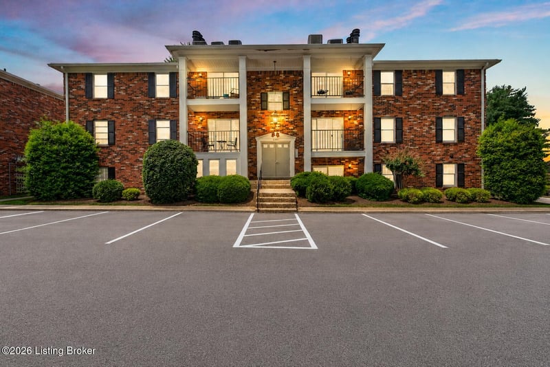 3307 Colonial Manor Cir #6B, Louisville, KY 40218