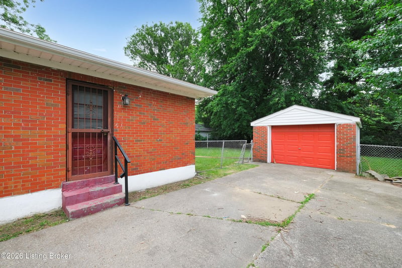 3307 Quinton Dr, Louisville, KY 40216