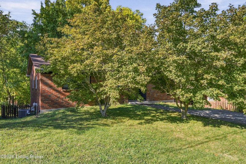 3308 Breaux Dr, Louisville, KY 40220