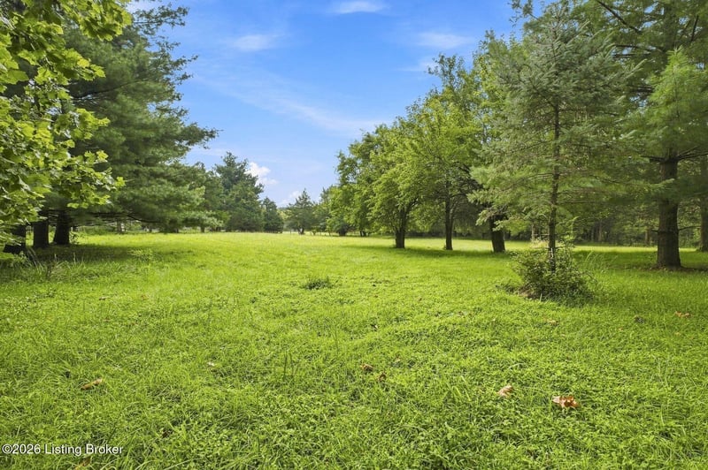 3311 Borowick Cir, La Grange, KY 40031