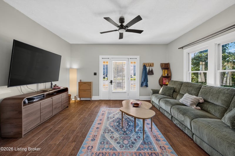 3311 Hikes Ln, Louisville, KY 40220