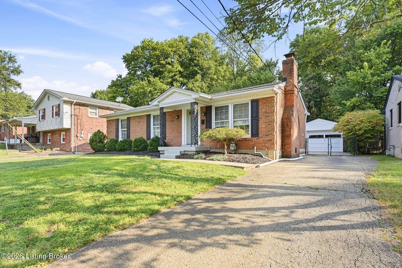 3311 Startan Ct, Louisville, KY 40220