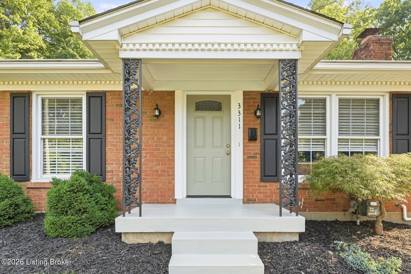 3311 Startan Ct, Louisville, KY 40220