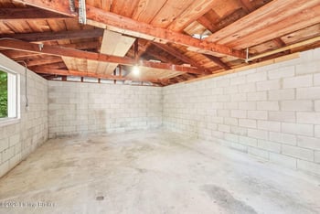 3311 Startan Ct, Louisville, KY 40220