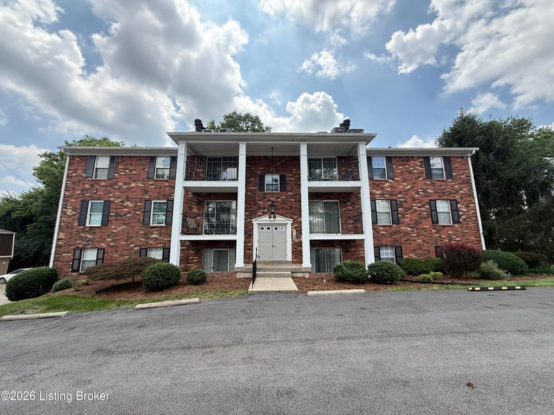 3312 Colonial Manor Cir #6A, Louisville, KY 40218