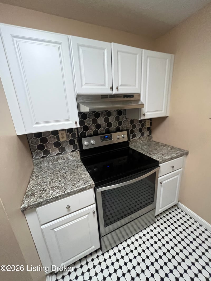3312 Colonial Manor Cir #6A, Louisville, KY 40218