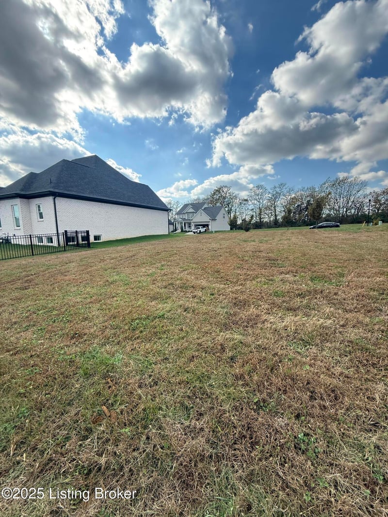 3317 Catalpa Farms Dr, Fisherville, KY 40023