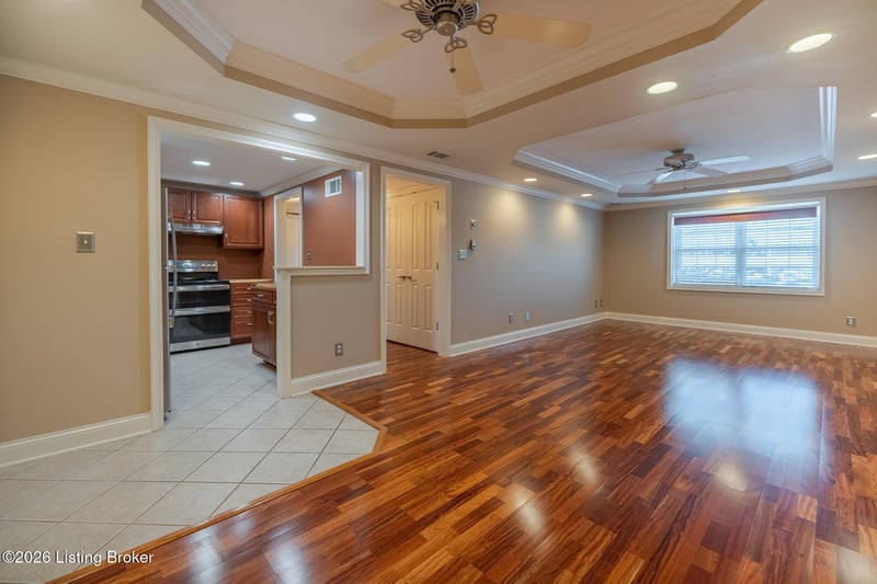 332 El Conquistador Pl, Louisville, KY 40220