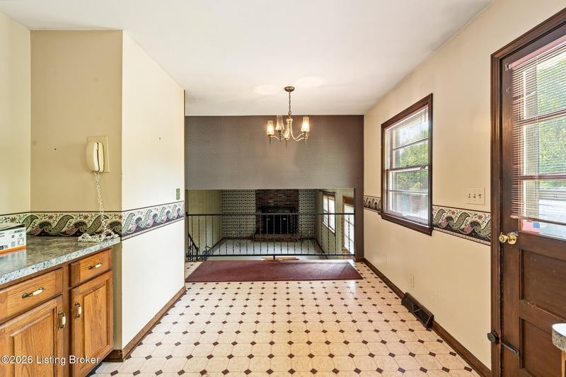 3329 Frontier Trl, Louisville, KY 40220