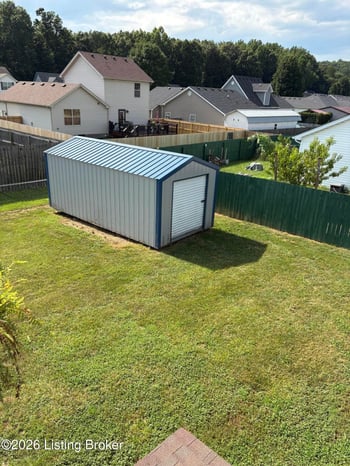333 Clover Cove Dr, Shepherdsville, KY 40165