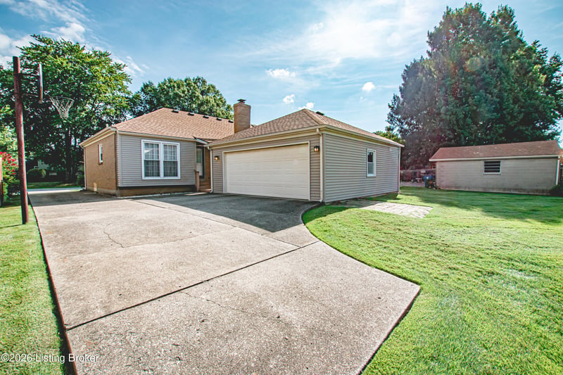 3352 Eastside Dr, Louisville, KY 40220