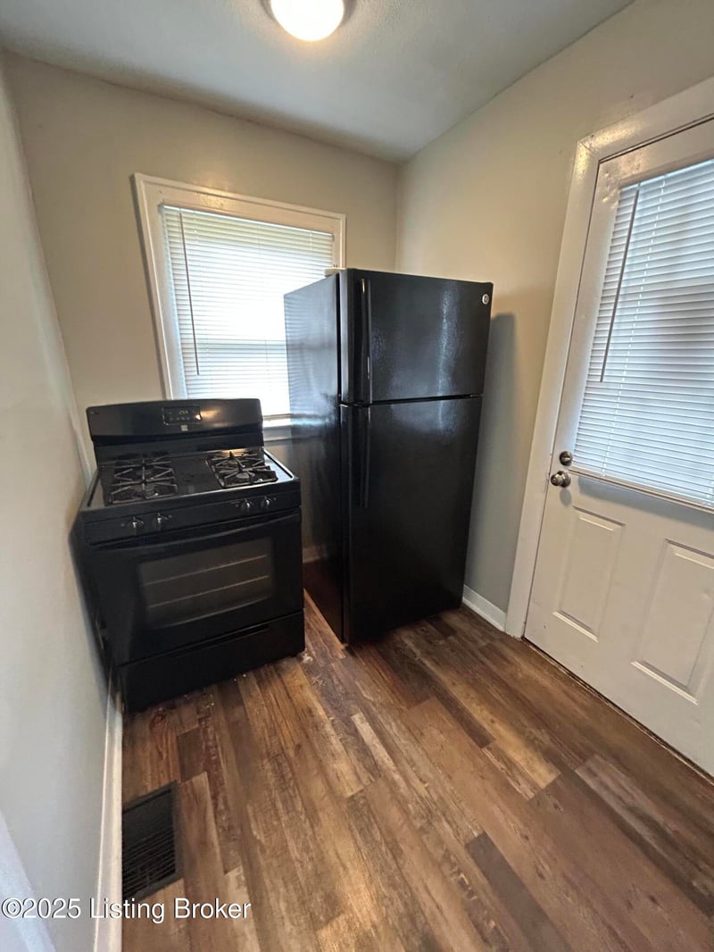 339 N 42nd St, Louisville, KY 40212