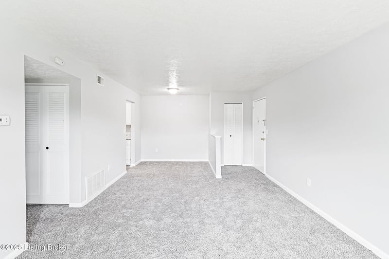 3400 Lesway Ct, Louisville, KY 40220