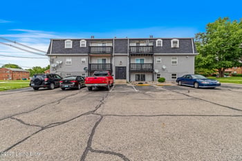 3400 Lesway Ct, Louisville, KY 40220