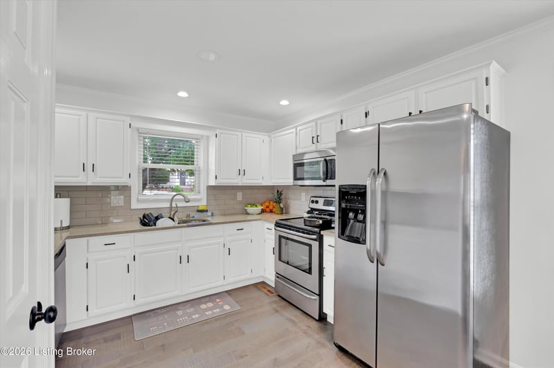 3402 Westwood Farms Dr, Louisville, KY 40220