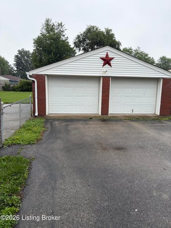 3403 Lees Ln, Louisville, KY 40216