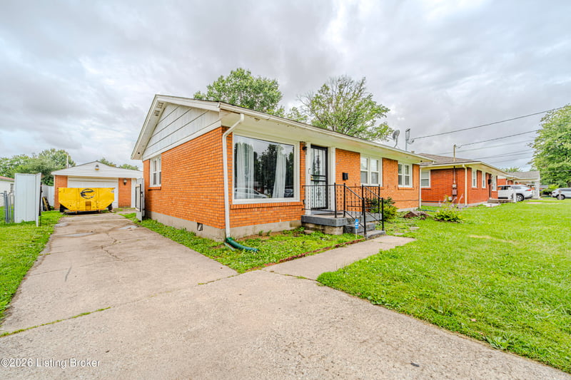 3416 E Indian Trl, Louisville, KY 40213