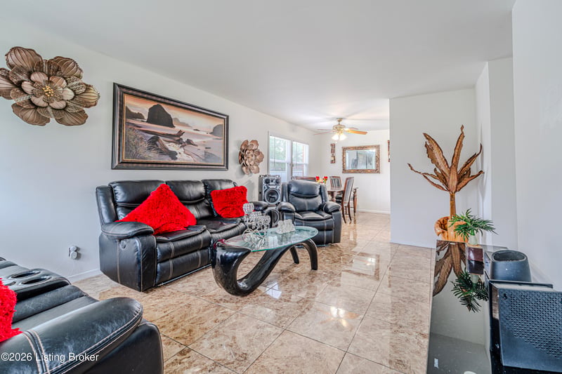 3416 E Indian Trl, Louisville, KY 40213
