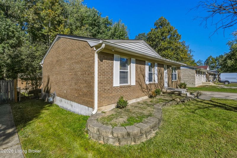 3419 Bonaventure Blvd, Louisville, KY 40219