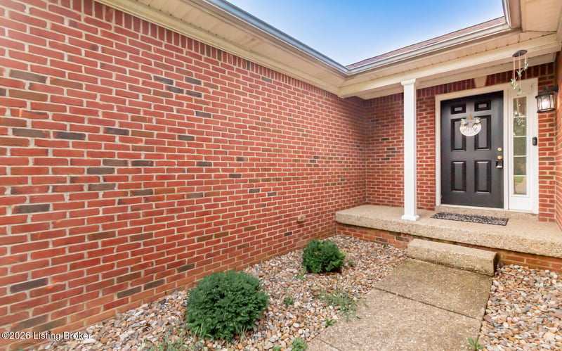 3425 Stony Farm Dr, Louisville, KY 40299