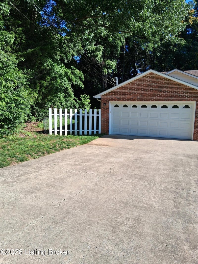 3440 Doe Valley Pkwy, Brandenburg, KY 40108