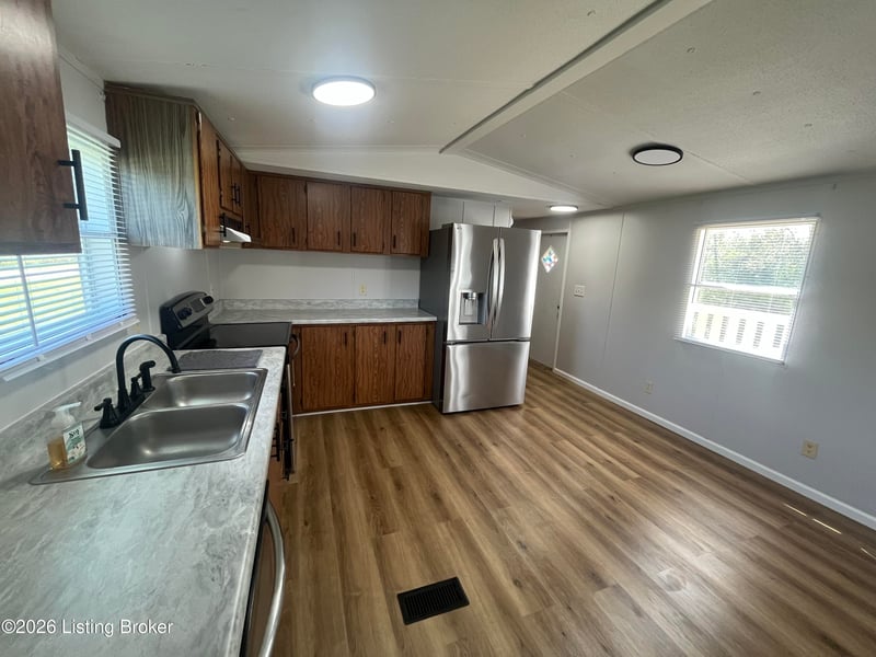 345 Viers Ln, Vine Grove, KY 40175