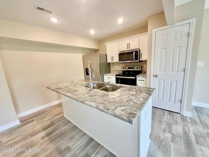 345347 Breckinridge Cir, Vine Grove, KY 40175