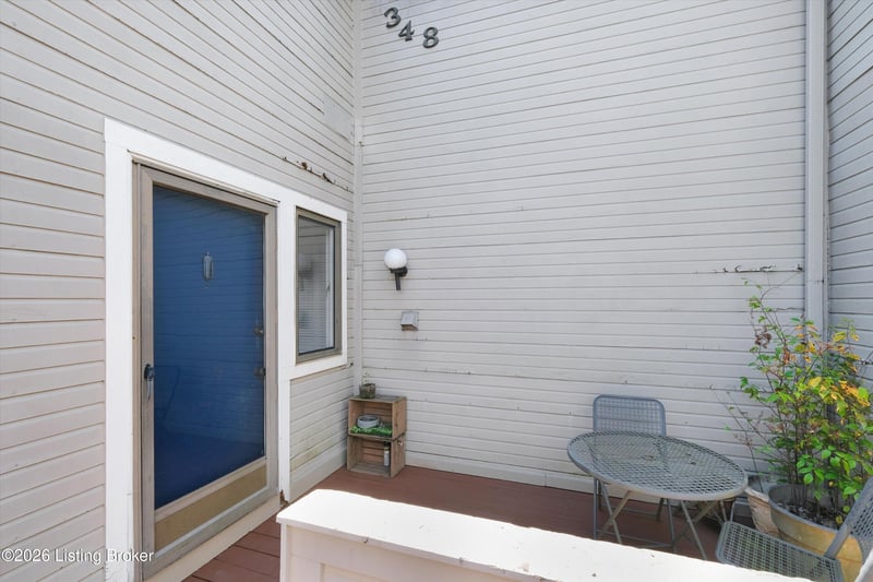 348 Crescent Spring Dr, Louisville, KY 40206