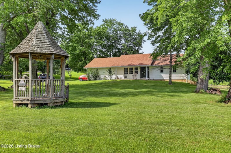 348 W Beech Grove Rd, Lebanon Junction, KY 40150