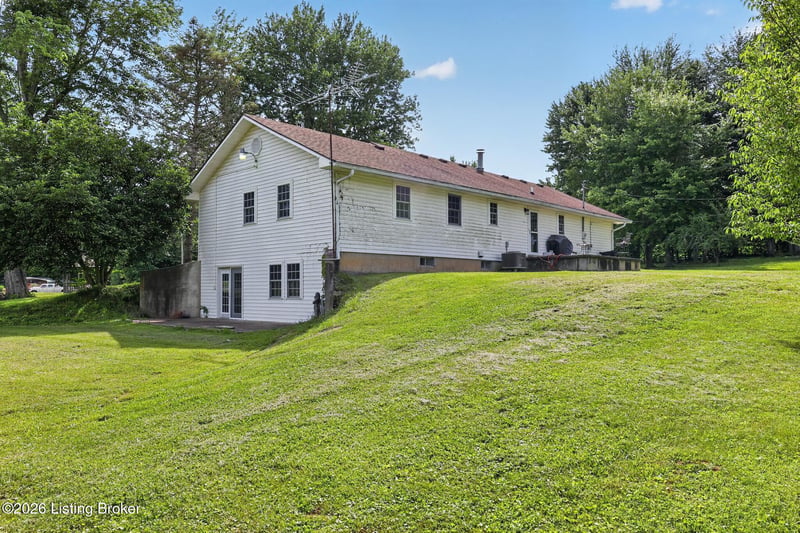 348 W Beech Grove Rd, Lebanon Junction, KY 40150