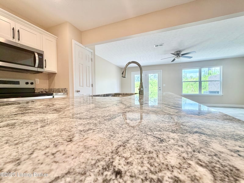 348350 Breckinridge Cir, Vine Grove, KY 40175