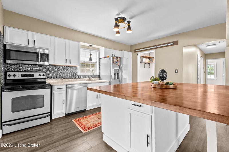 3500 Tyrone Dr, Louisville, KY 40218