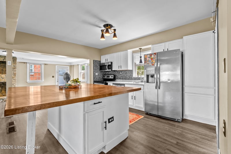 3500 Tyrone Dr, Louisville, KY 40218