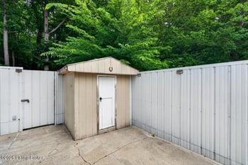 3501 Bonaventure Blvd, Louisville, KY 40219