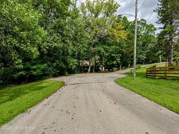 3501 Kim Ct, Crestwood, KY 40014