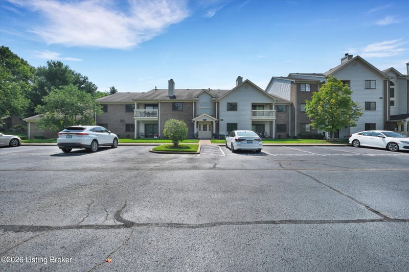 3503 Lennox View Ct #207, Louisville, KY 40299
