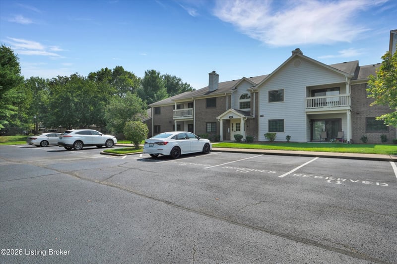3503 Lennox View Ct #207, Louisville, KY 40299