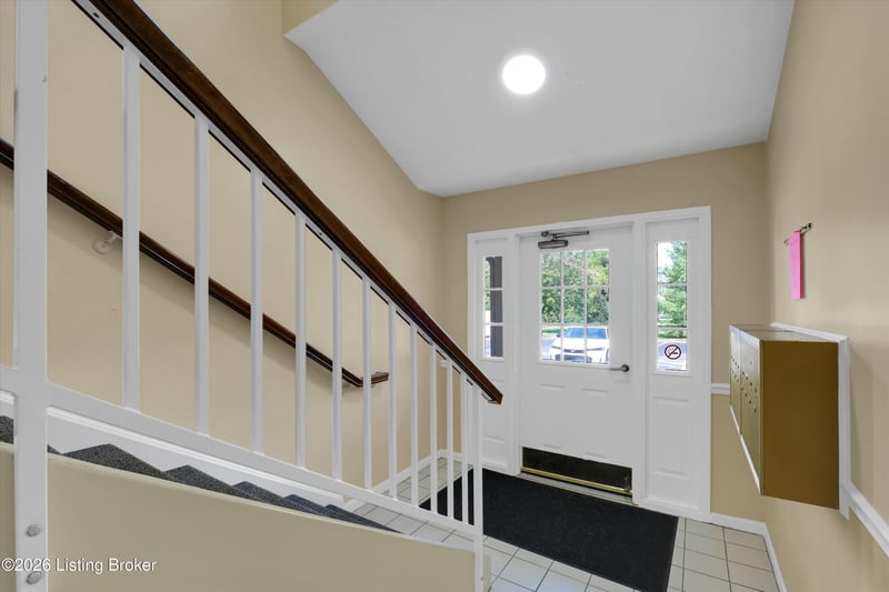 3503 Lennox View Ct #207, Louisville, KY 40299